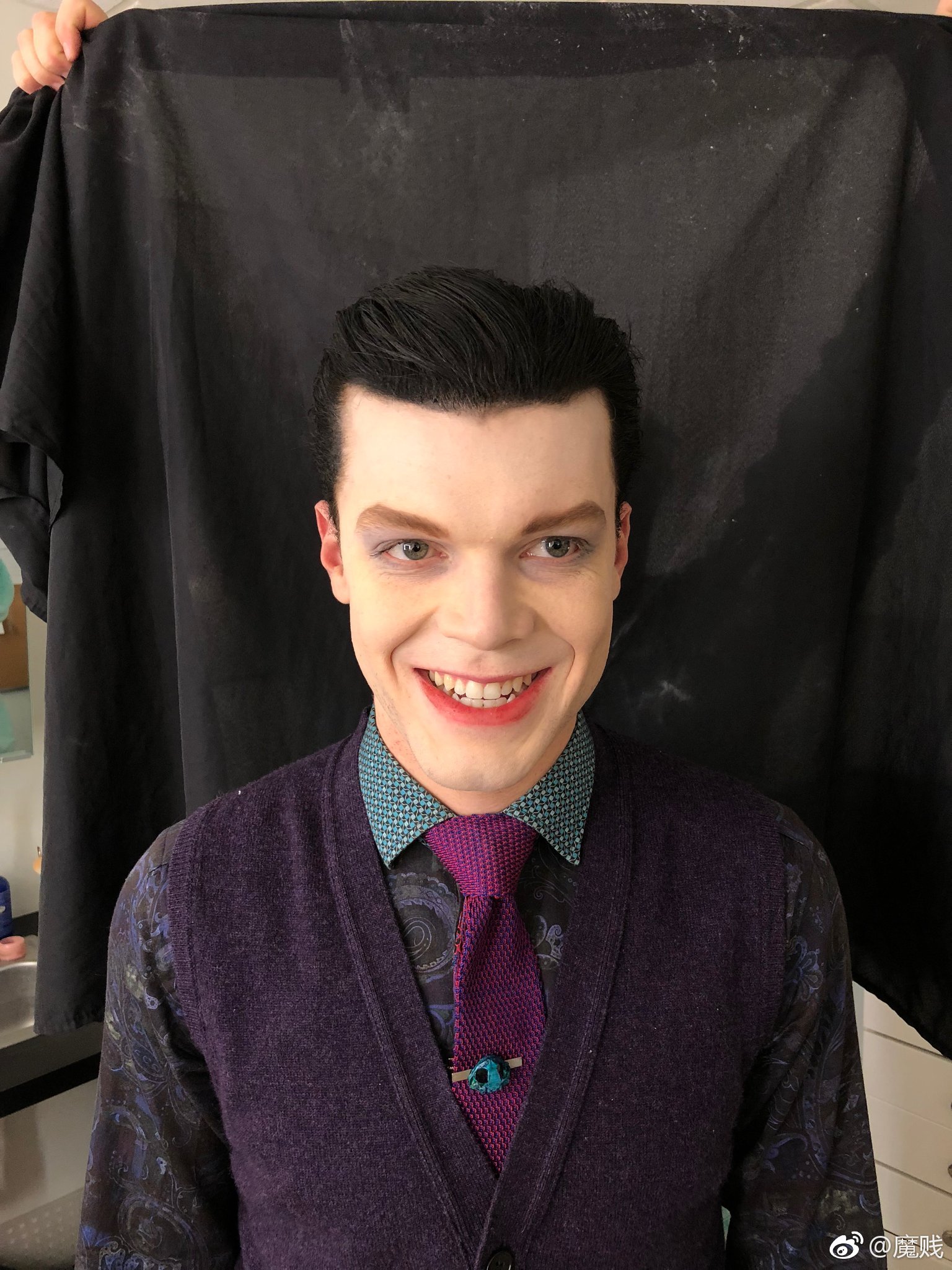 cameron monaghan饰演的"真小丑"最近终于在《》中出场了