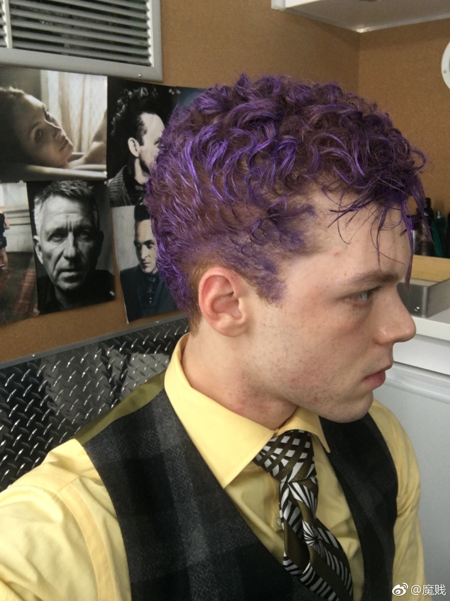 cameron monaghan饰演的"真小丑"最近终于在《》中出场了,演员晒出了