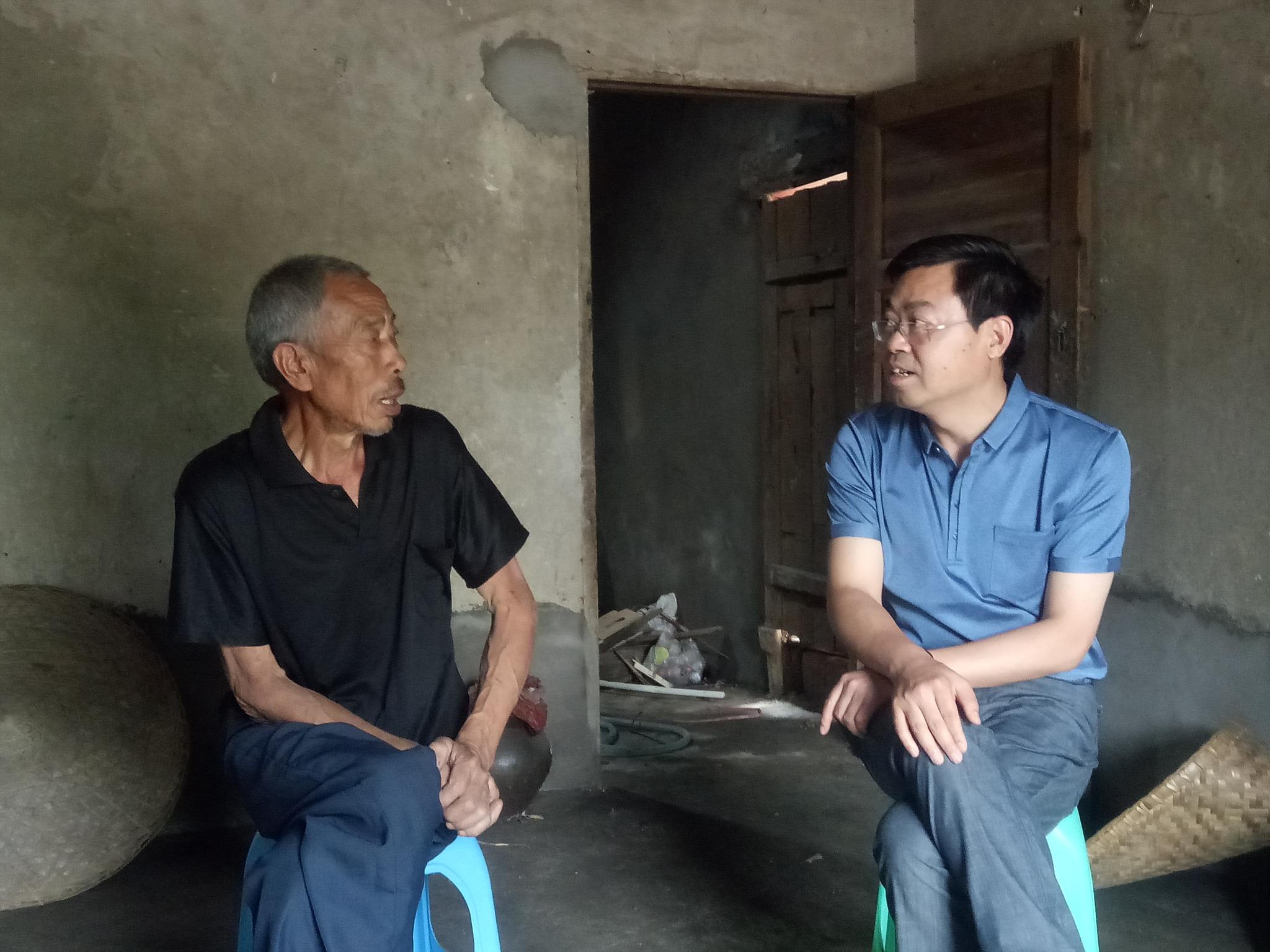 "大路不平旁人踹"!李渡那边这个老头真的"缺吃少穿"吗?