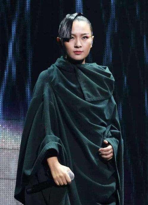 同样都是超女,周笔畅和李宇春之间隔了100个张靓颖!