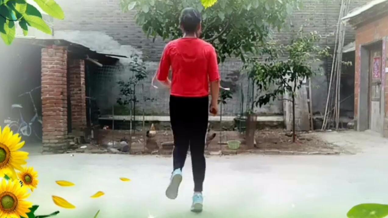 阿英鬼步舞《又见山里红》24步烫脚舞