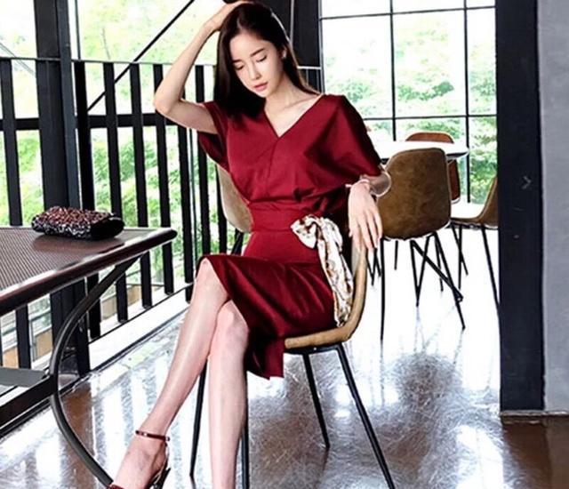 珠圆玉润的丰盈女人坐着也优雅妩媚, 图1小姐姐豪放大方