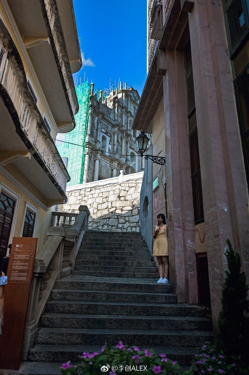 大三巴牌坊ruinsofstpaul是澳门最具代表性的名胜古迹