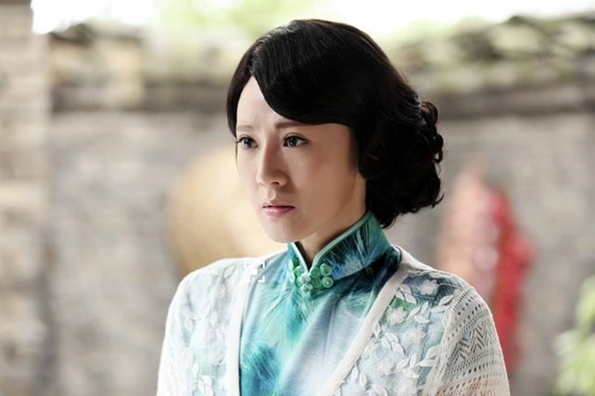 被一个角色禁锢二十年,一直饰演一些坏女人,如今47岁依旧单身