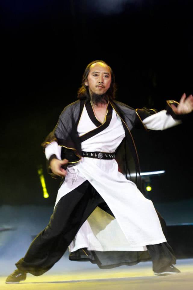 青城派掌门刘绥滨:你敢带媒体验我弹指神功吗