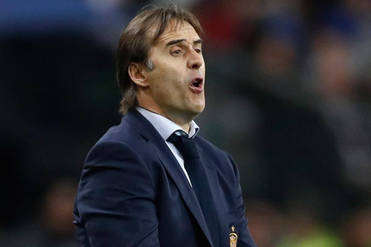 那是因为他们在世界杯赛前1天的时候,突然官宣目前西班牙的主教练