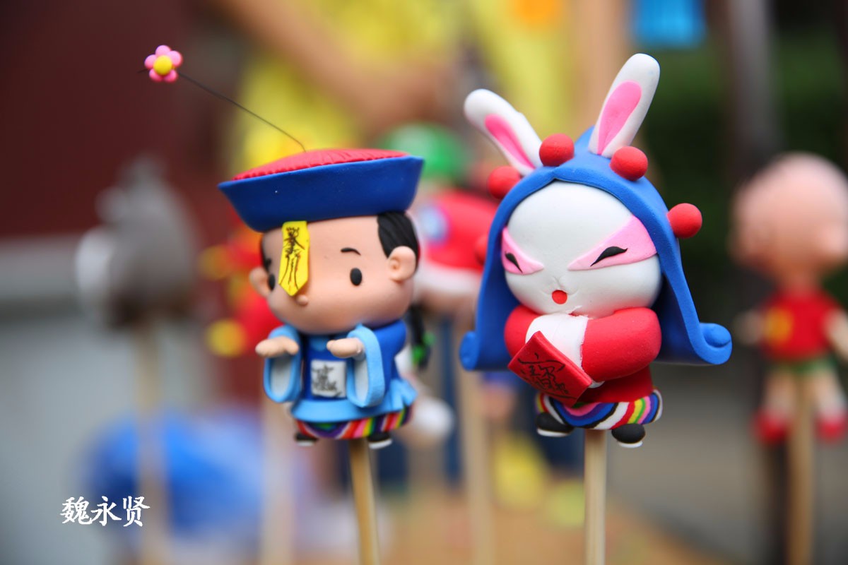 85后小伙捏面人月入万元 走遍中国难寻另一半|李福平