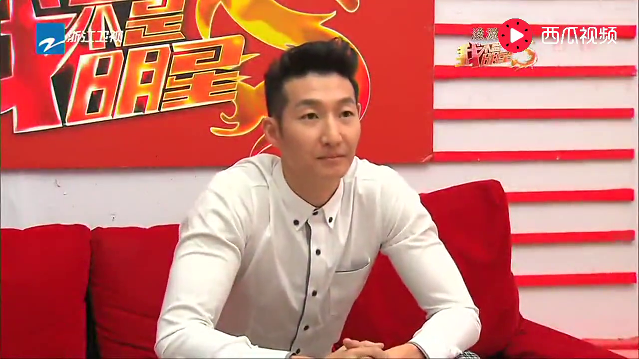 著名笑星刘流女儿刘笑歌来踢馆,改编中文老歌《问》!