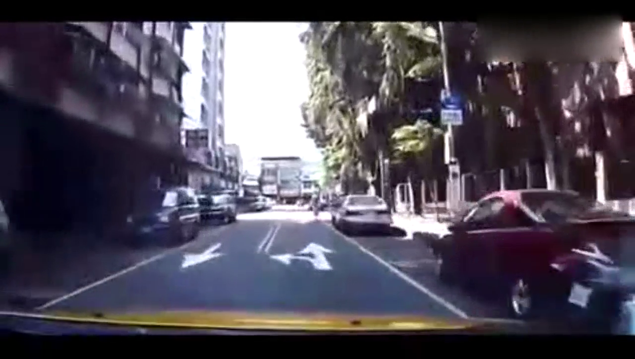 当妹子把摩托车装上皮卡的那一刻,才知道什么