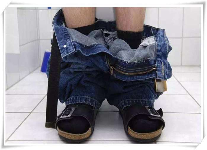 大便有这4种变化你可能癌症缠身了最好去医院检查一下