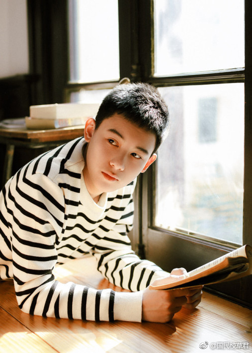 小别离里的张小宇长大了这猝不及防的颜值十分惊喜帅到不行