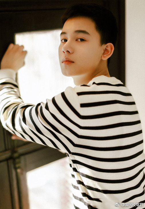 小别离里的张小宇长大了这猝不及防的颜值十分惊喜帅到不行