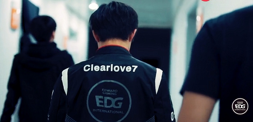 厂长:堵上自己的职业生涯,我选择了搬出基地闭门修炼!