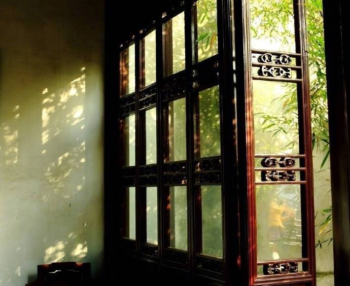 窗前一丛竹,清翠独言奇