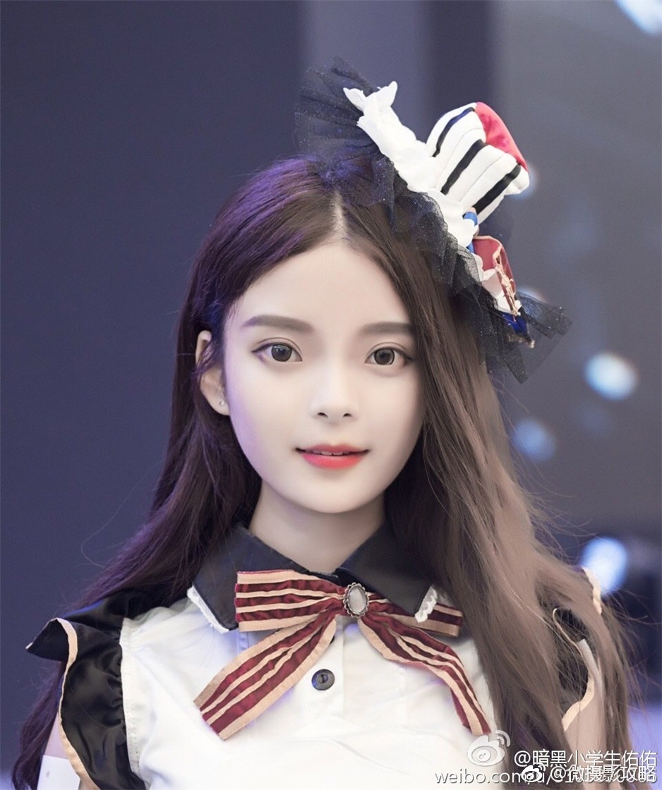 今天为大家带来了一组清纯邻家女孩徐小佑可爱自拍照