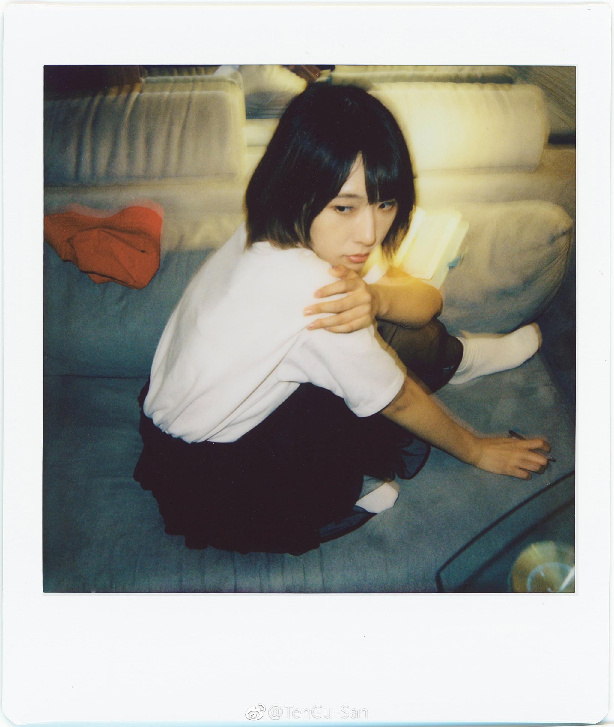 宝丽来Polaroid SLR690(1-5扫描;Fujifilm SQ6(6-9)拍立得扫描|山竹|拍立得|宝丽来_新浪新闻