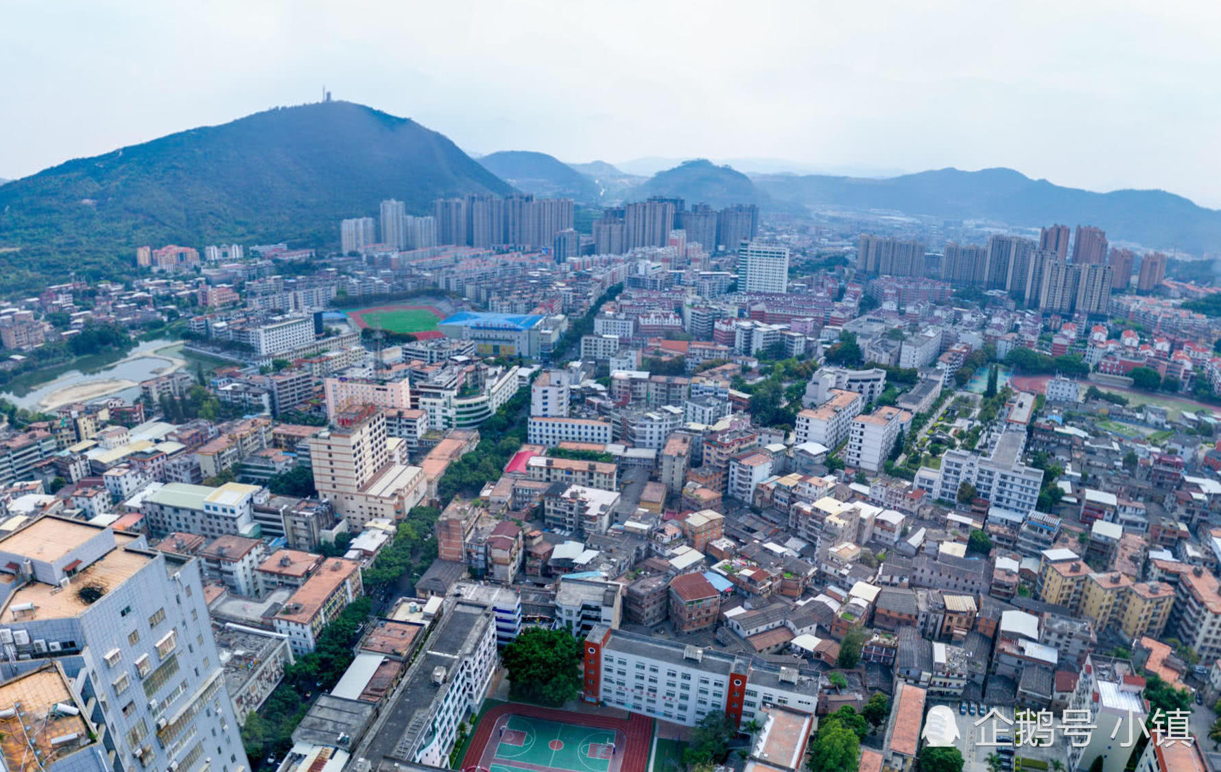 空中鸟瞰福建省南安市市区