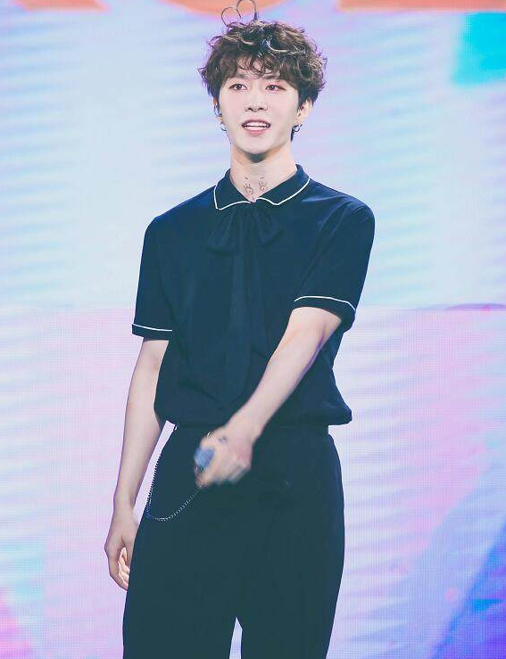 "范丞丞 心形头发"引热议,评论炸了!网友:太可爱了