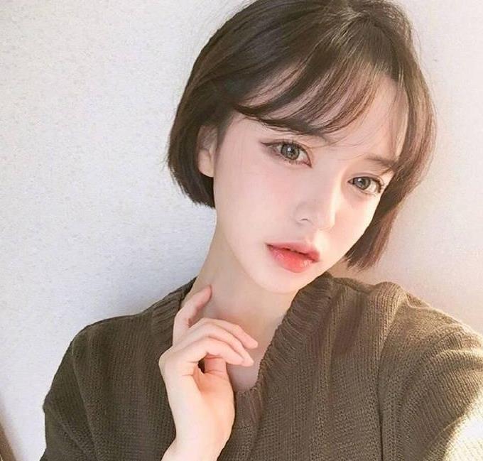 元气少女风的蛋卷头,活泼可爱,深受妹子们喜爱的时尚发型.