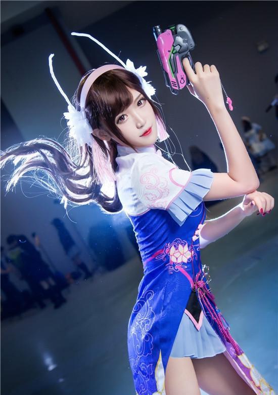 可爱萌妹cos旗袍版d.va, 肤嫩腿白姿势撩人心扉|旗袍|嫩腿|动漫展_新