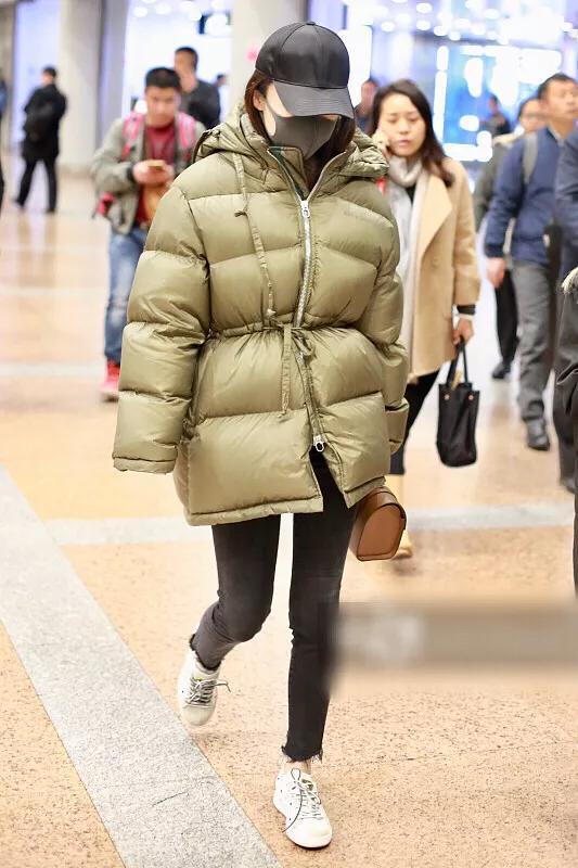 霍思燕裹"移动被窝"羽绒服开启过冬模式, 调侃自己像肉包子