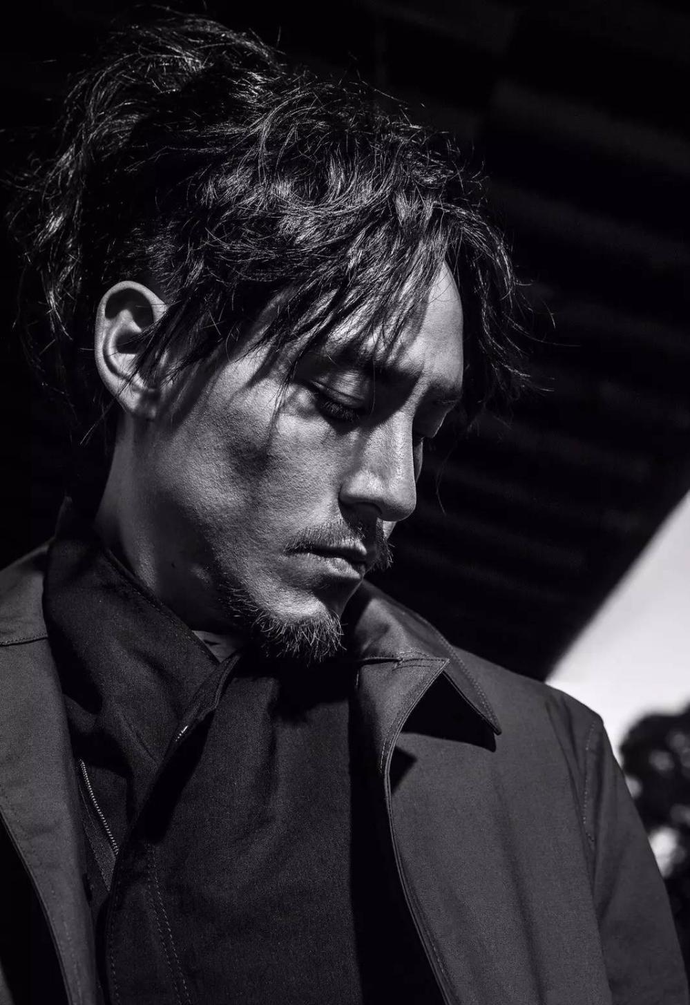 长发文艺范儿侧颜完美之后最具杀伤力的第四双眼睛""张震的眼睛是继