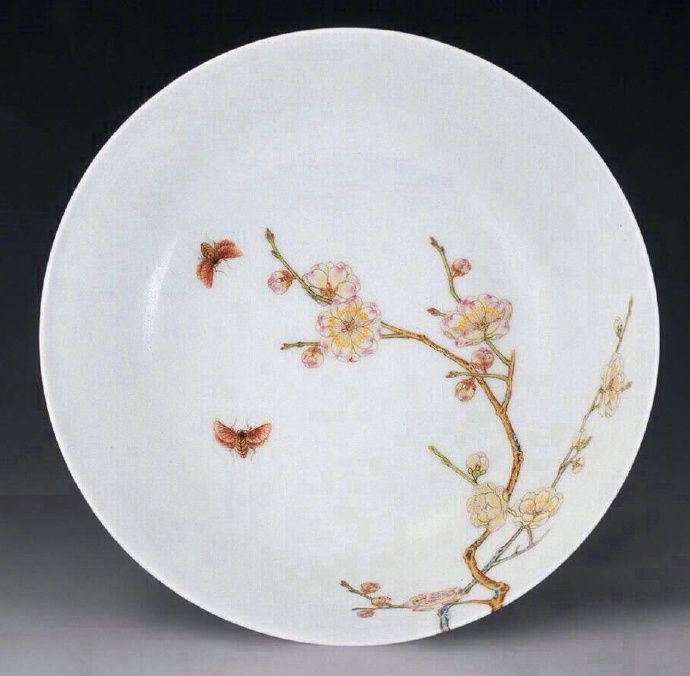 " 平滑莹白,清雅秀美… "丨清雍正 · 粉彩瓷