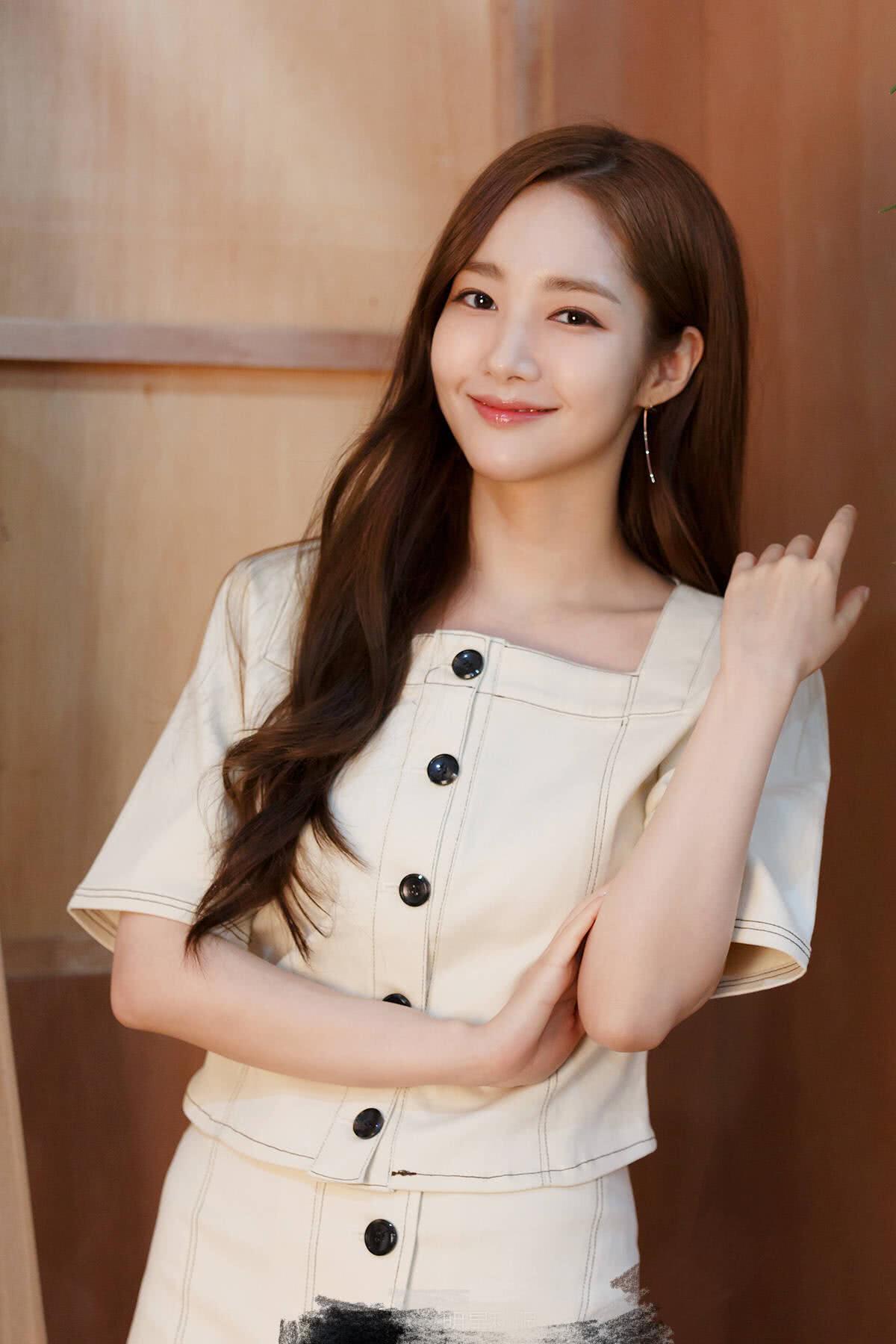 朴敏英欧尼演绎典型韩式清新范!