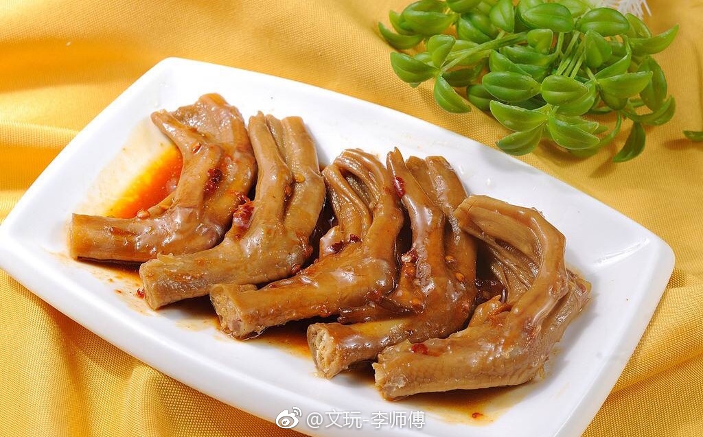 你吃的鸡爪可能有毒,有关部门在广东查获4000斤毒鸡脚