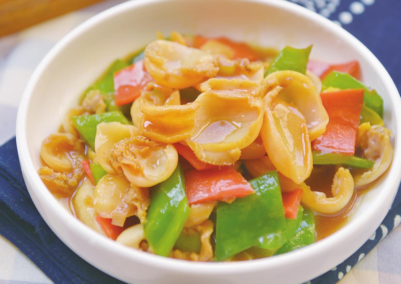 小炒鲍鱼片 这样来做鲍鱼吃 味道更好