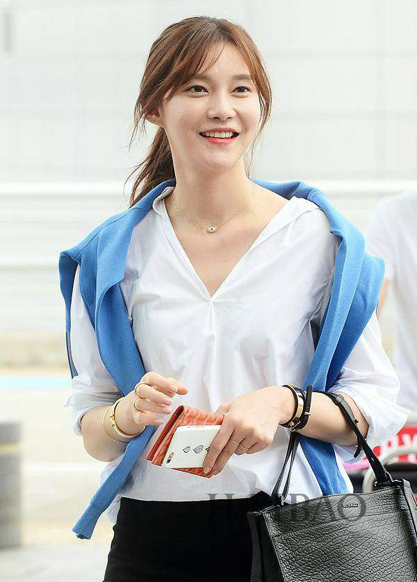 车艺莲写真图集,清新又时尚