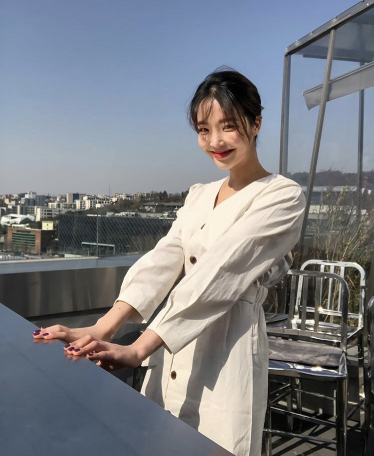 笑容很甜美的韩国女生就觉得笑起来好好看啊insahspirin