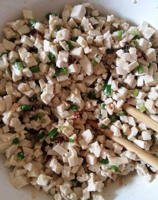 苏北正宗豆腐卷,配一碗胡辣汤可好?