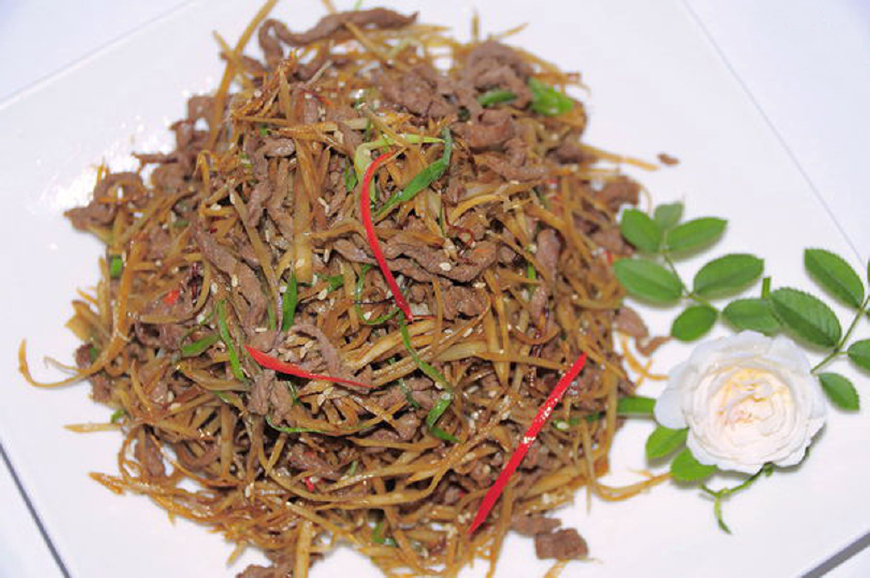 秘制"炒牛蒡牛肉丝",超简单,喝酒下饭必备菜品,看着都流口水