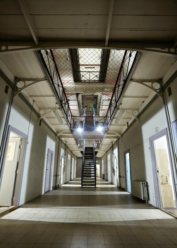 英国媒体报道:最近,一所曾关押过臭名昭着的纳粹丹麦霍森斯州监狱,被