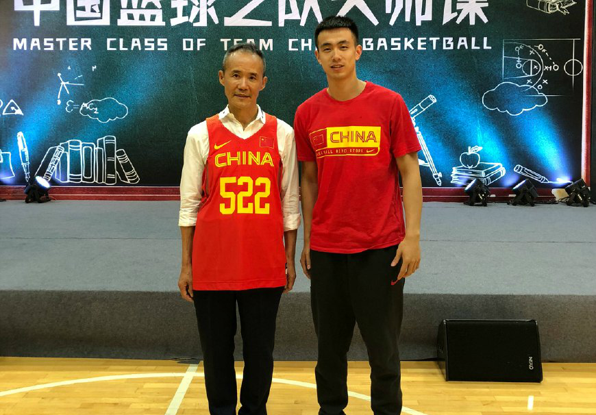 身高一米八五的赵继伟,是中国男篮阵中真正的高富帅