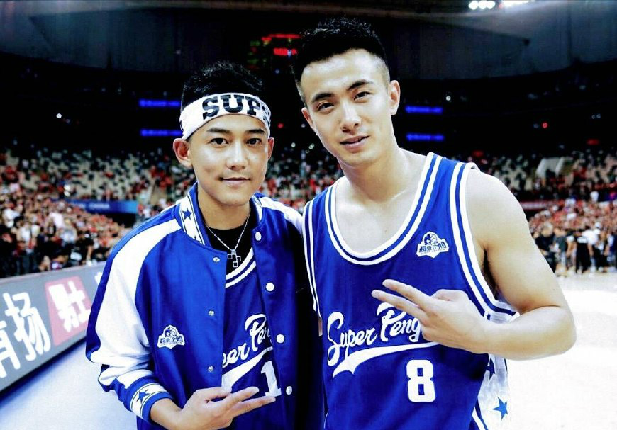 身高一米八五的赵继伟,是中国男篮阵中真正的高富帅