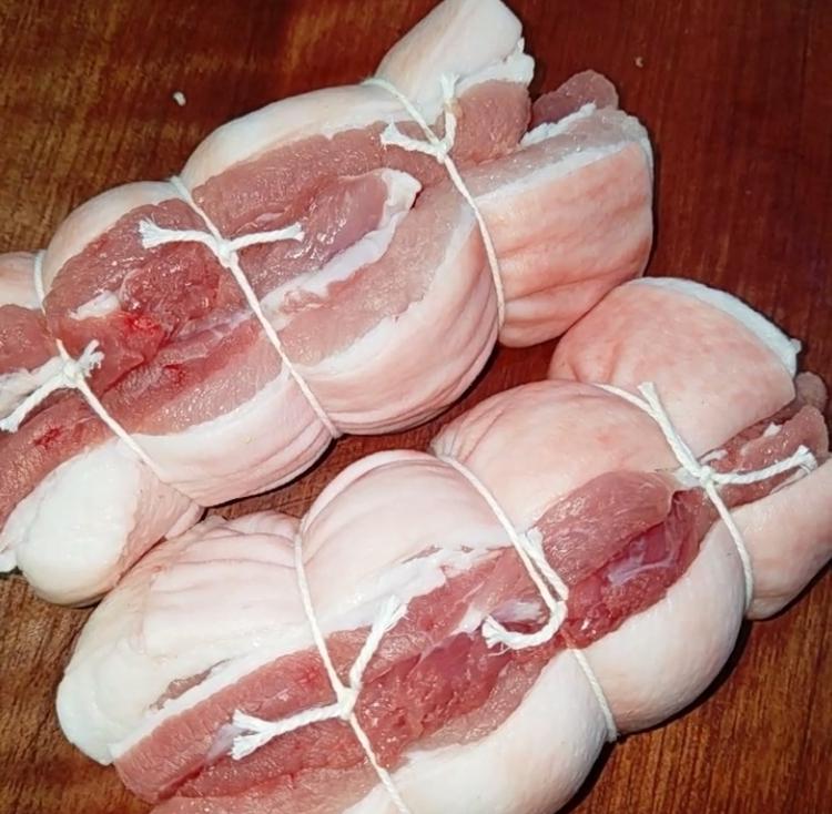 2斤肉做成两大块, 老婆一人吃光了