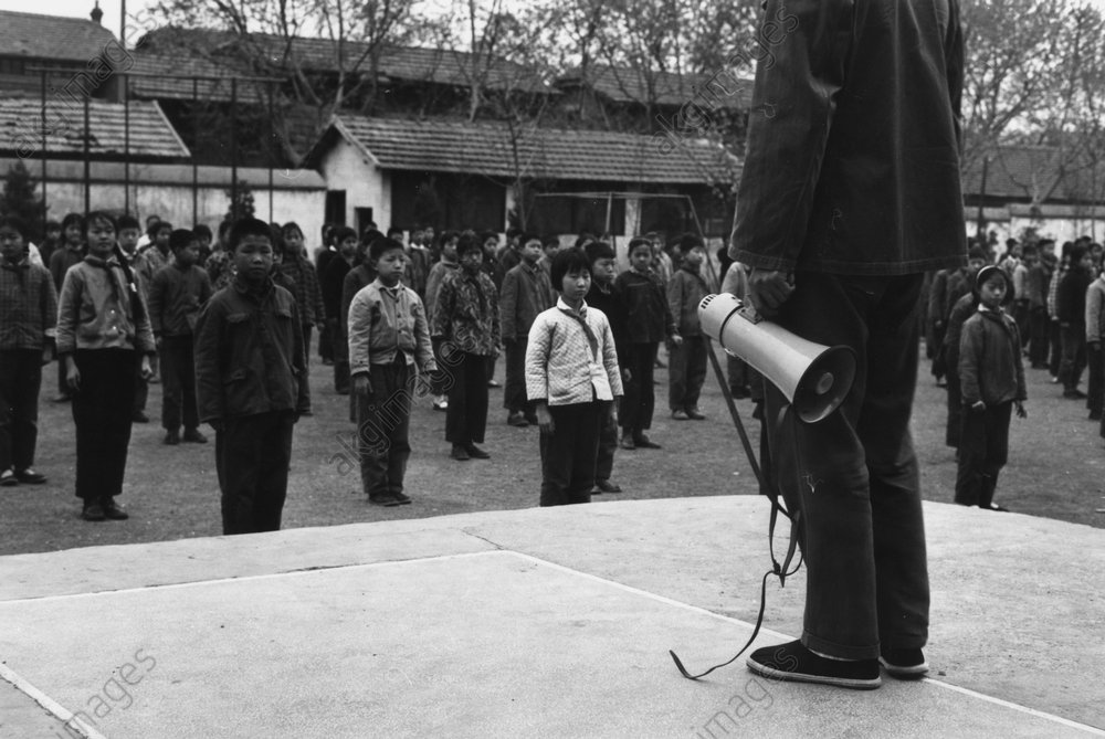 老照片: 70年代的小朋友 看看有没有你小时候的影子