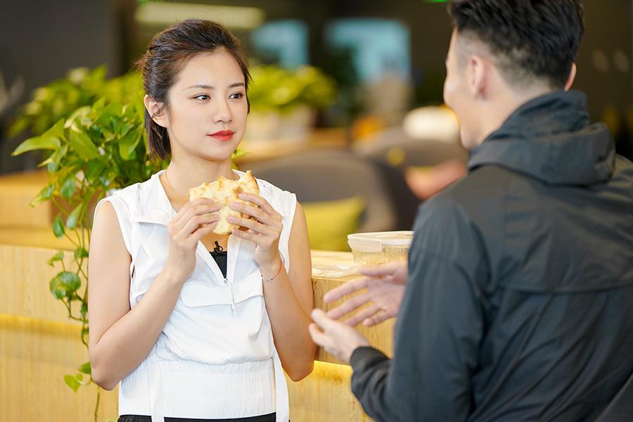 《无限歌谣季》李荣浩助伊一找回自信 "十一"组合合作渐入佳境