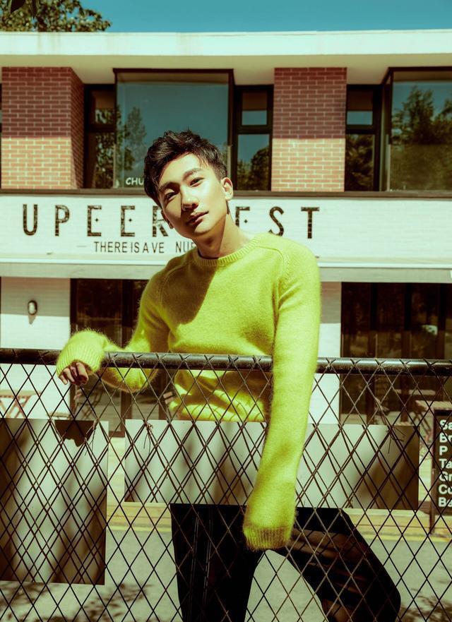 人人讨厌的应勤, 在现实中, 衣品竟然这么好, 小蚯蚓眼光不错