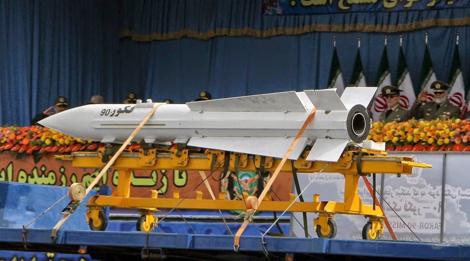 aim-54不死鸟导弹是世界上第一种主动弹,也是一种非常经典的远程空空