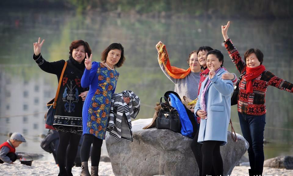 中国大妈真厉害,吃垮世界上最大的游艇?背后真实原因让人叹息