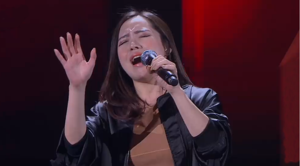 阿兰参加选秀节目演唱《呼唤》,陈奕迅郑钧点评:你今天表现不好