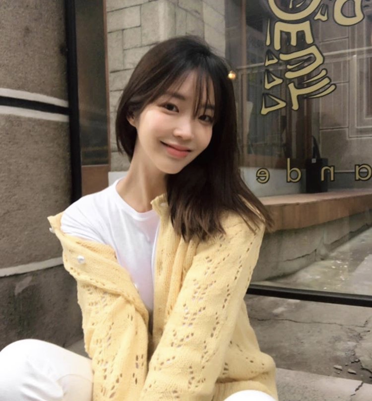 笑容很甜美的韩国女生就觉得笑起来好好看啊insahspirin