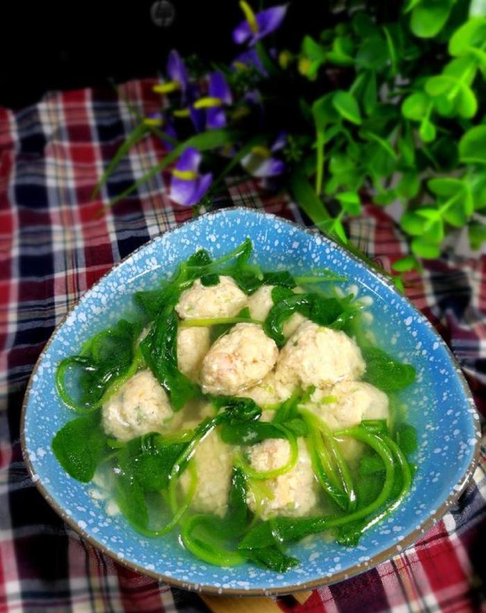 每天来一碗这样的汤,美容养颜还瘦身,只因里面加入了它