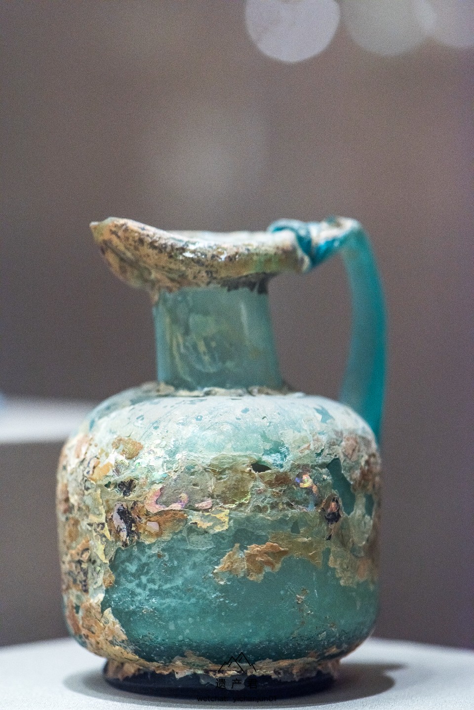 大唐西市博物馆藏唐代玻璃瓶