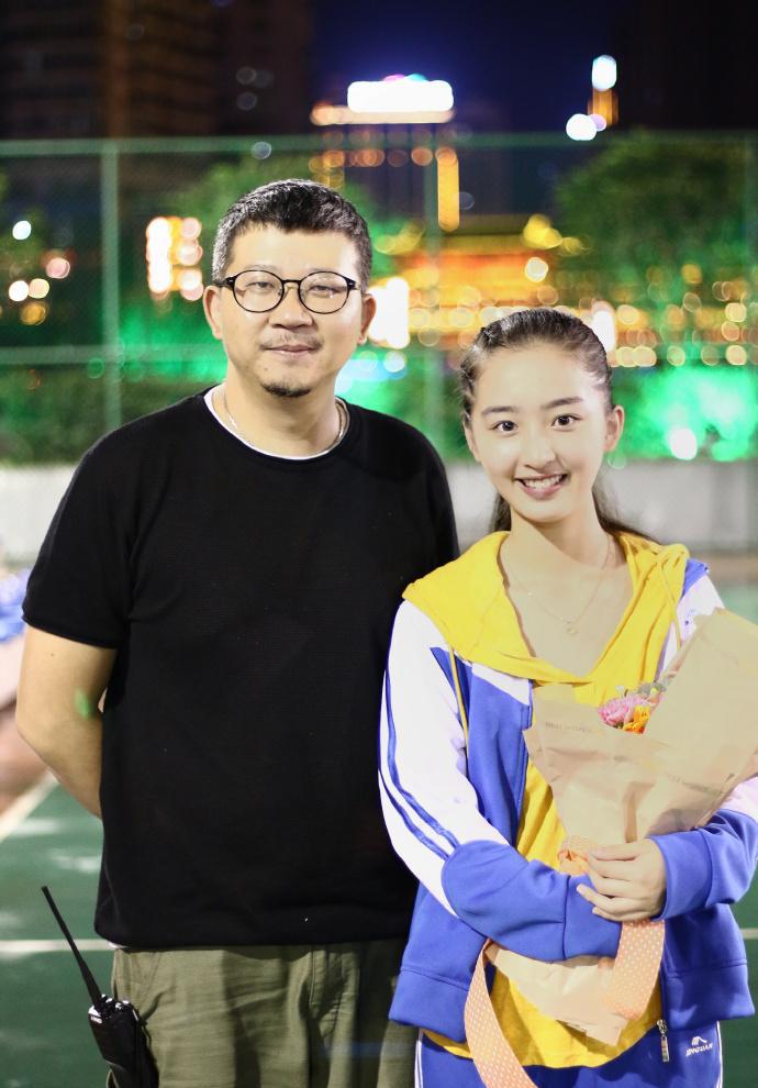 时代峰峻签约首个女艺人, 成为TFBOYS唯一的