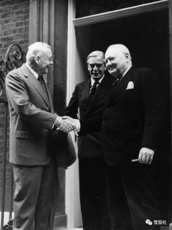 丘吉尔的雪茄内藏毒药？ 前首相酣畅享受古巴货