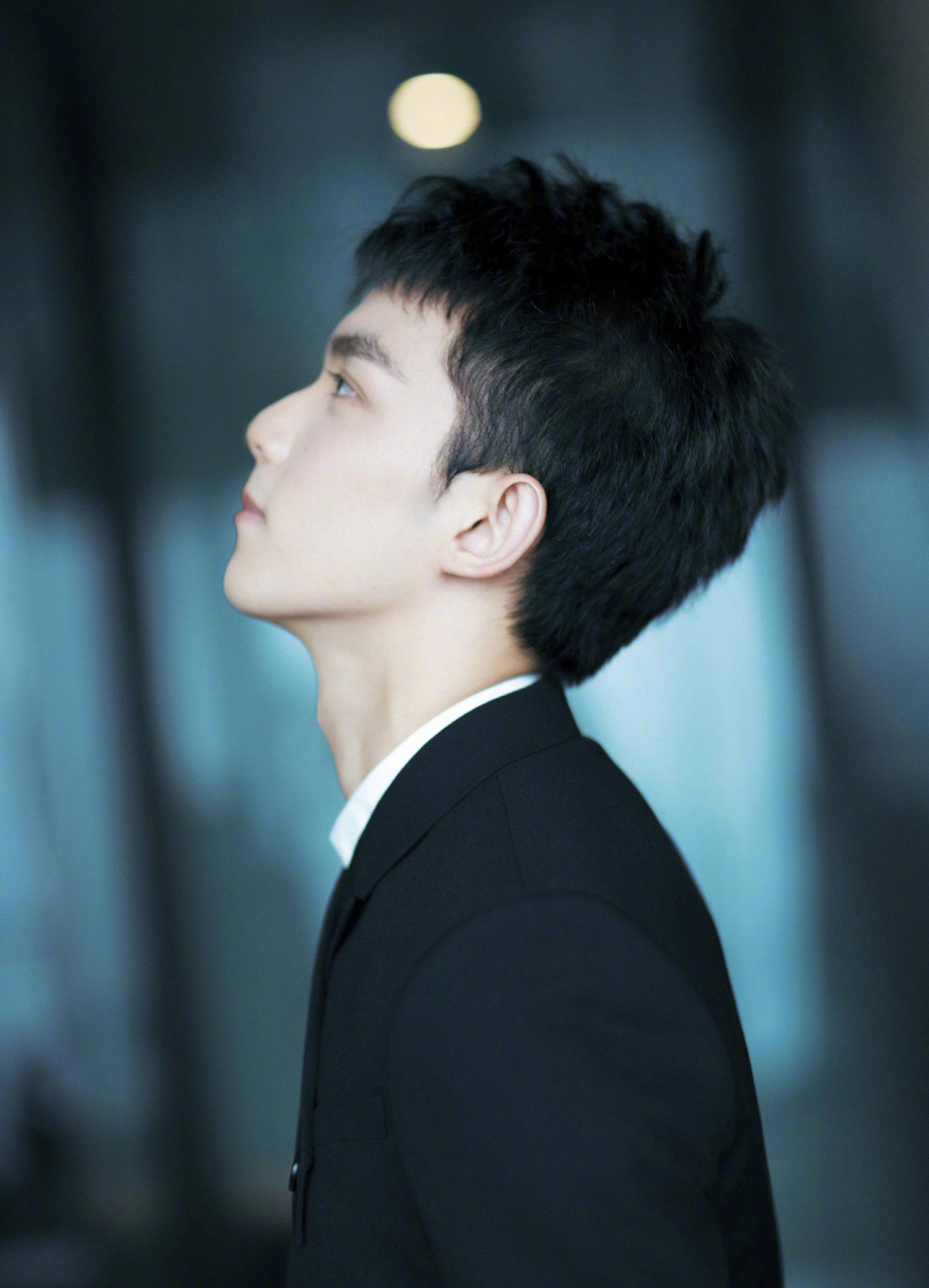 吴磊 西装黑西装的三石弟弟太让人心动了